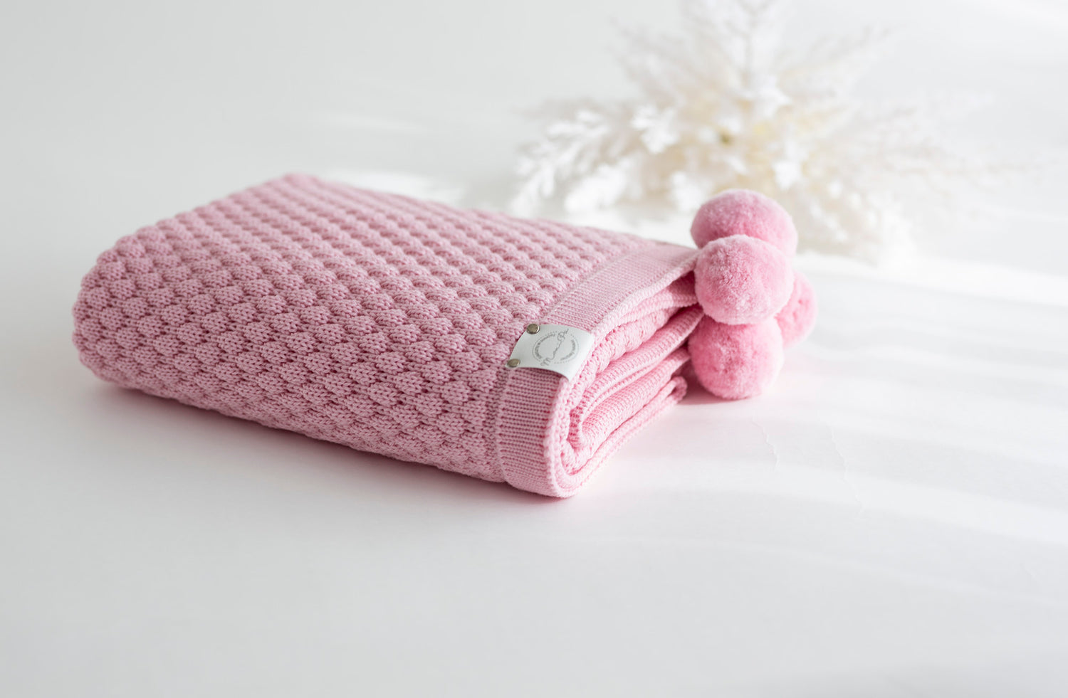 Merino wool blanket "Honeycomb Bright Pink"