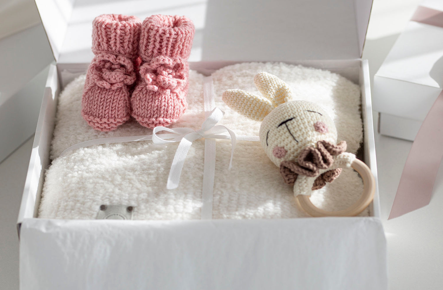 Dovanų rinkinys dėžutėje "Balti minkštumo kerai"