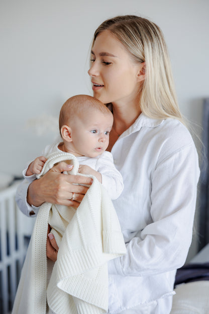 Minimalist merino wool blanket "Milky white"