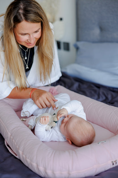 Baby nest with a solid base "Ash pink"