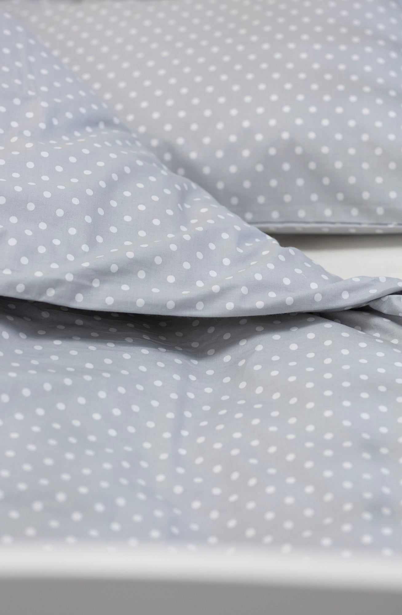 Medvilnės drobelės patalynė "Žirneliai", pilka ir balta