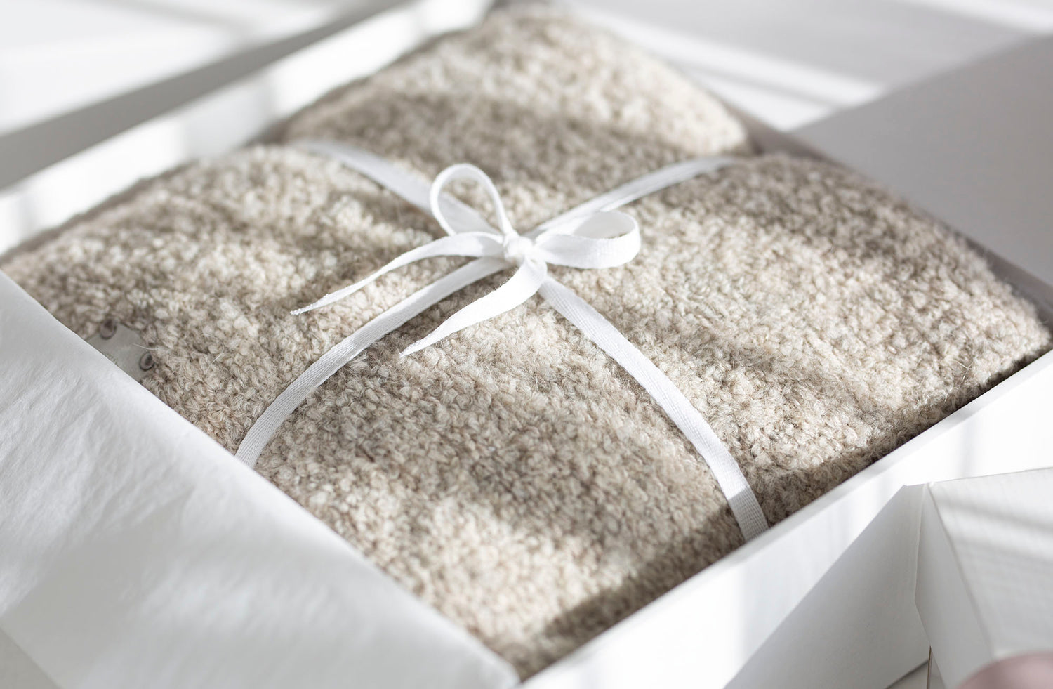 Alpakos pledukas dovanų dėžutėje