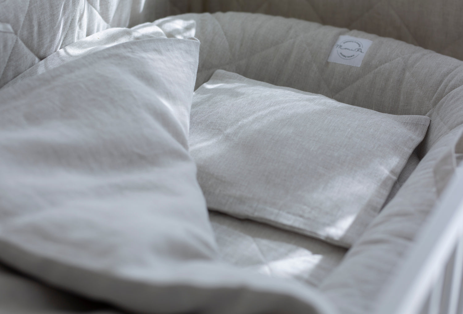 Premium 100% lino lizdelis - gultelis kūdikiams su tvirtu pagrindu "NUMA"