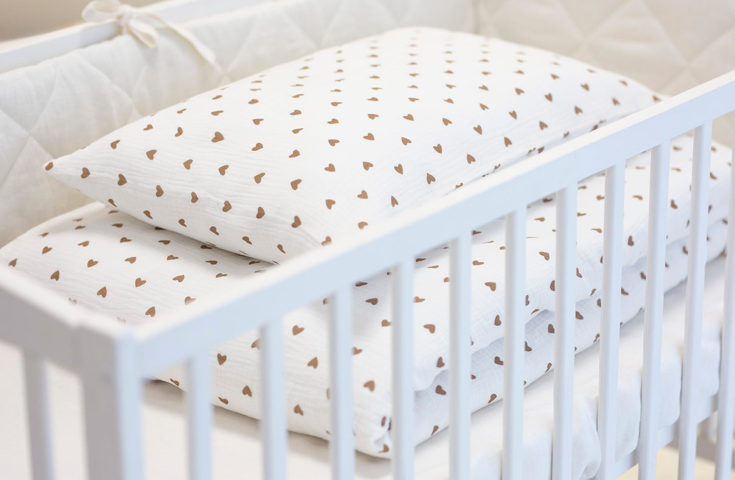 Muslino patalynė "Kakavinės širdelės"