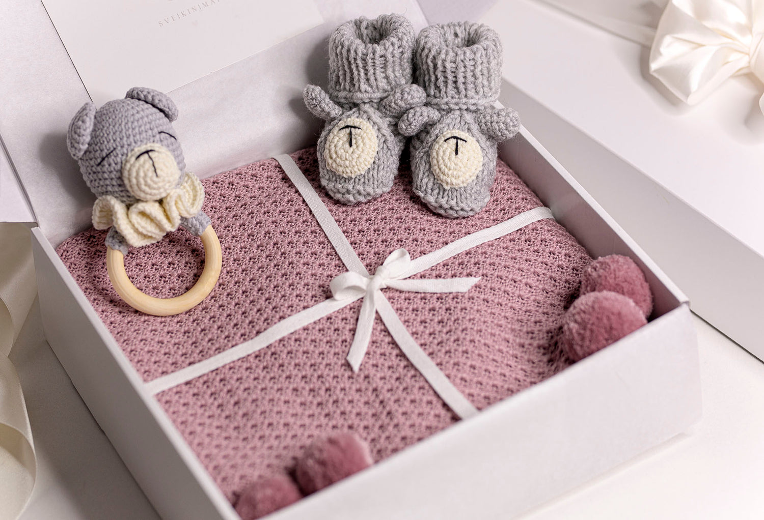 Dovanų rinkinys dėžutėje "Pelenų rožės pasaka"