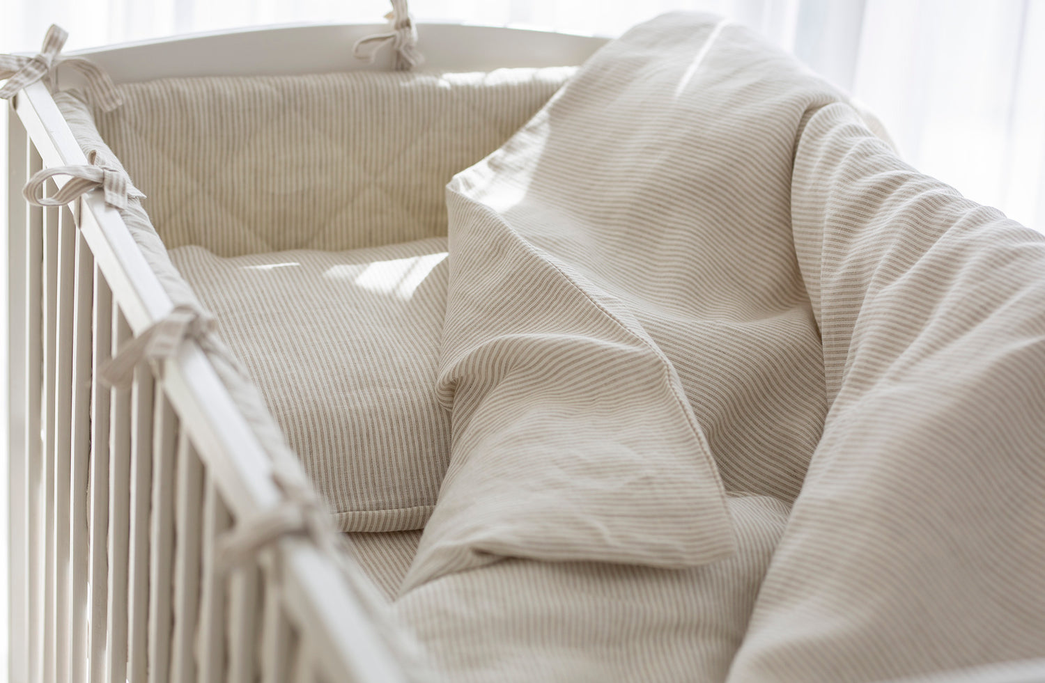 Crib protection - strip made of 100% linen