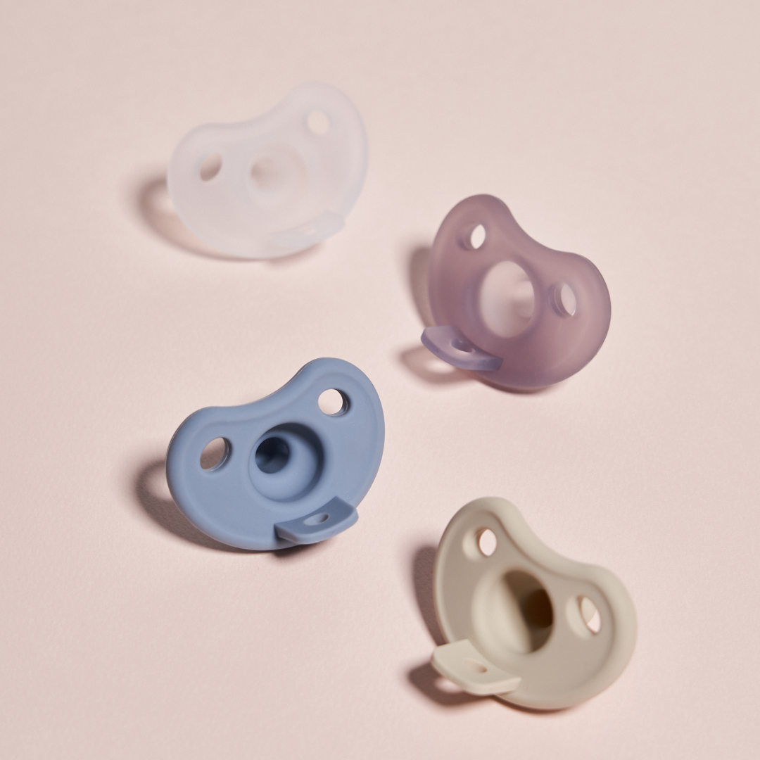 Mother-K Silikoninis čiulptukas, su dėklu, nuo 0 mėn.