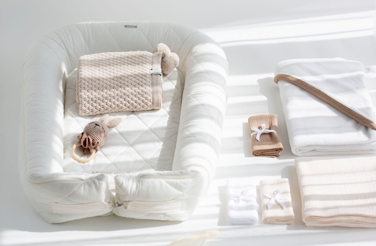 Dovanų rinkinys - kraitelis kūdikiams ir naujagimiams, 16 vnt. gaminių