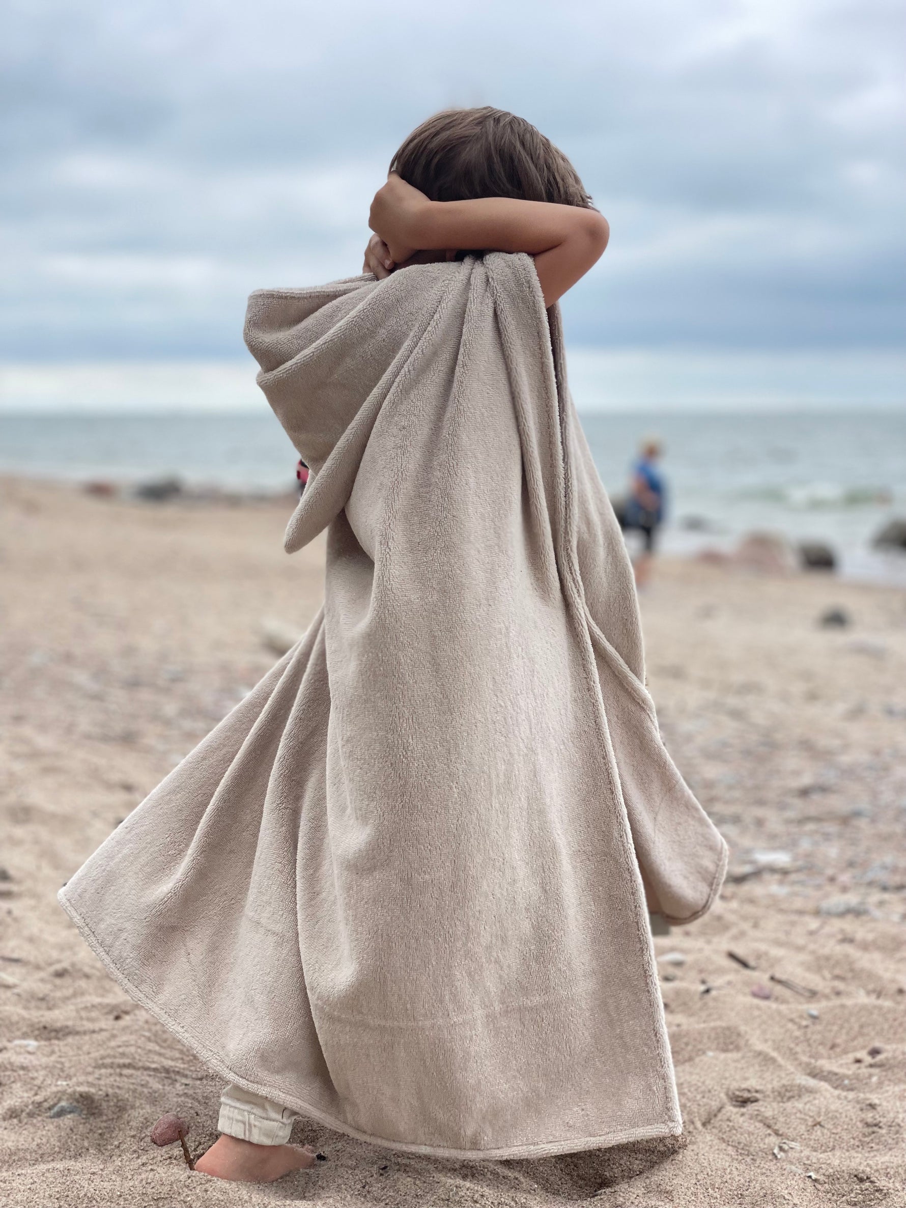 Vaikiškas pončas - rankšluostis su gobtuvu iš bambuko ir medvilnės