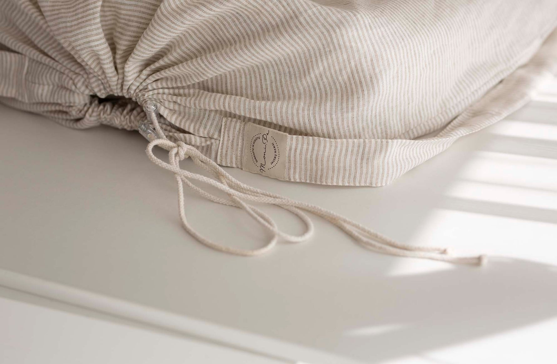 Premium 100% lino lizdelis - gultelis kūdikiams su tvirtu pagrindu "ALBA"