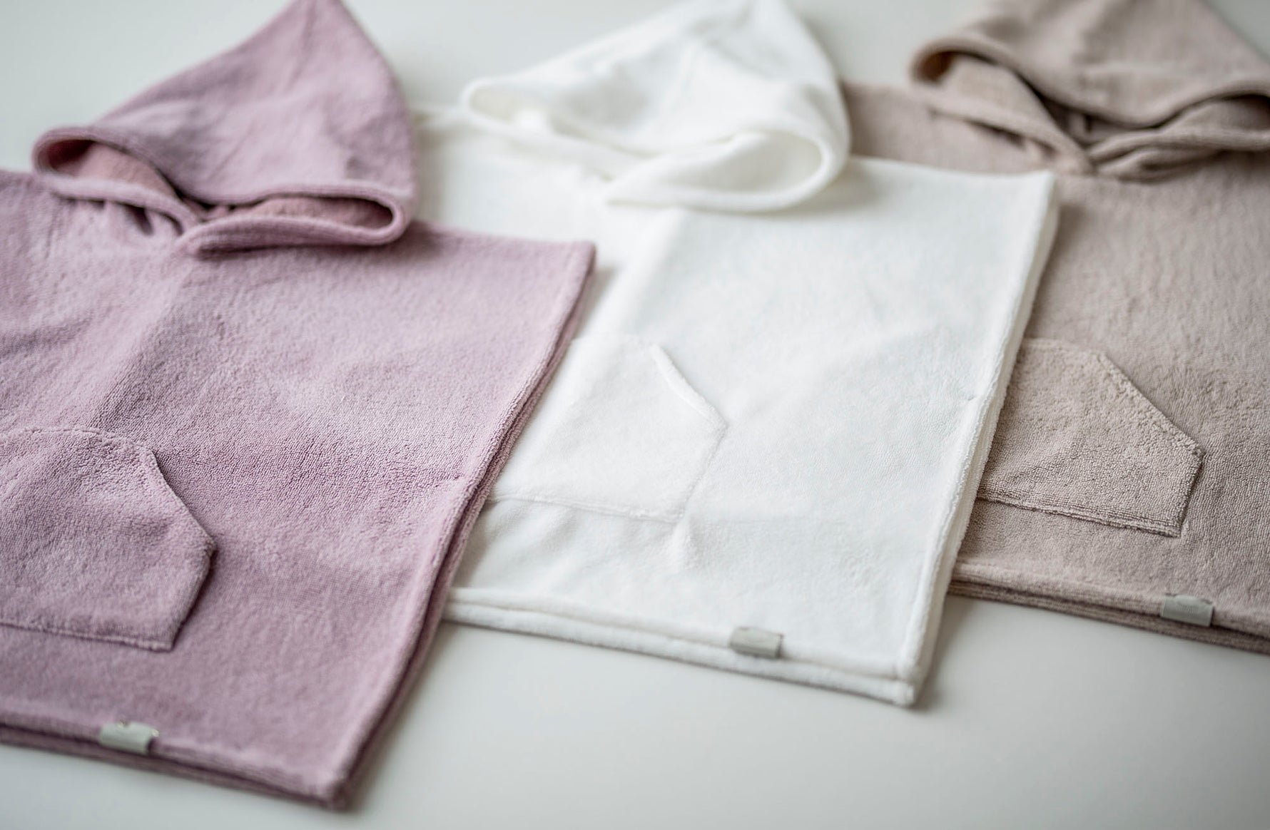 Vaikiškas pončas - rankšluostis su gobtuvu iš bambuko ir medvilnės