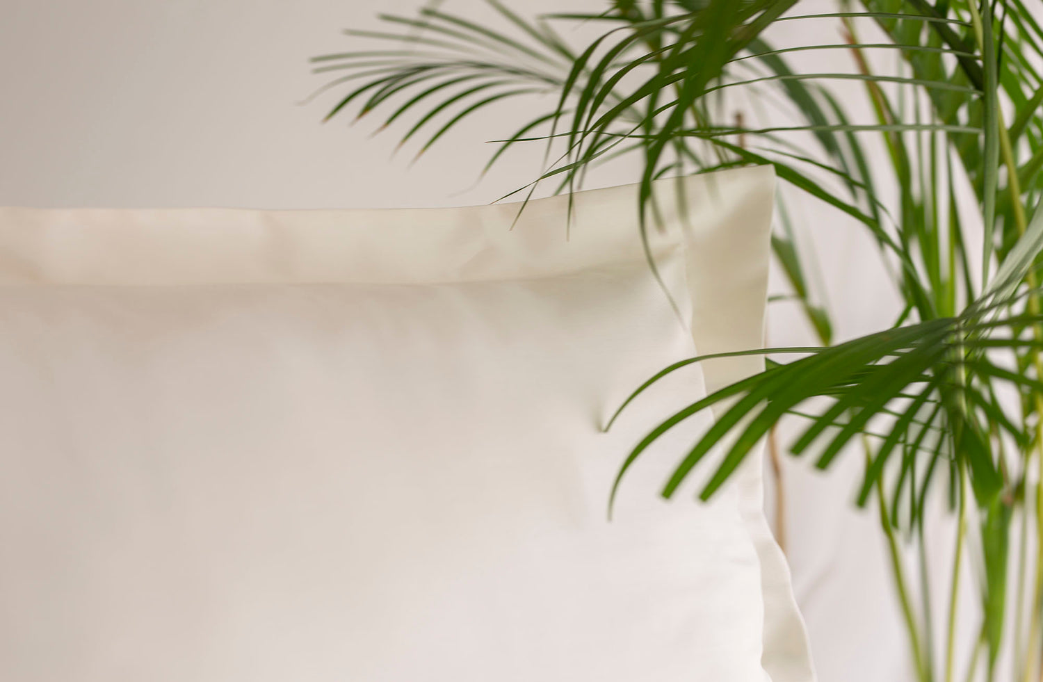 Satino patalynė "Vanilinė"