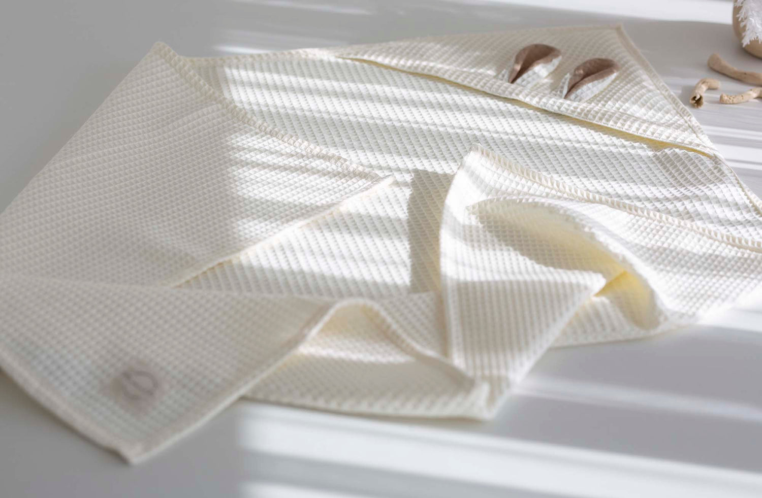 Vaflinis rankšluostis su gobtuvu ir ausytėmis