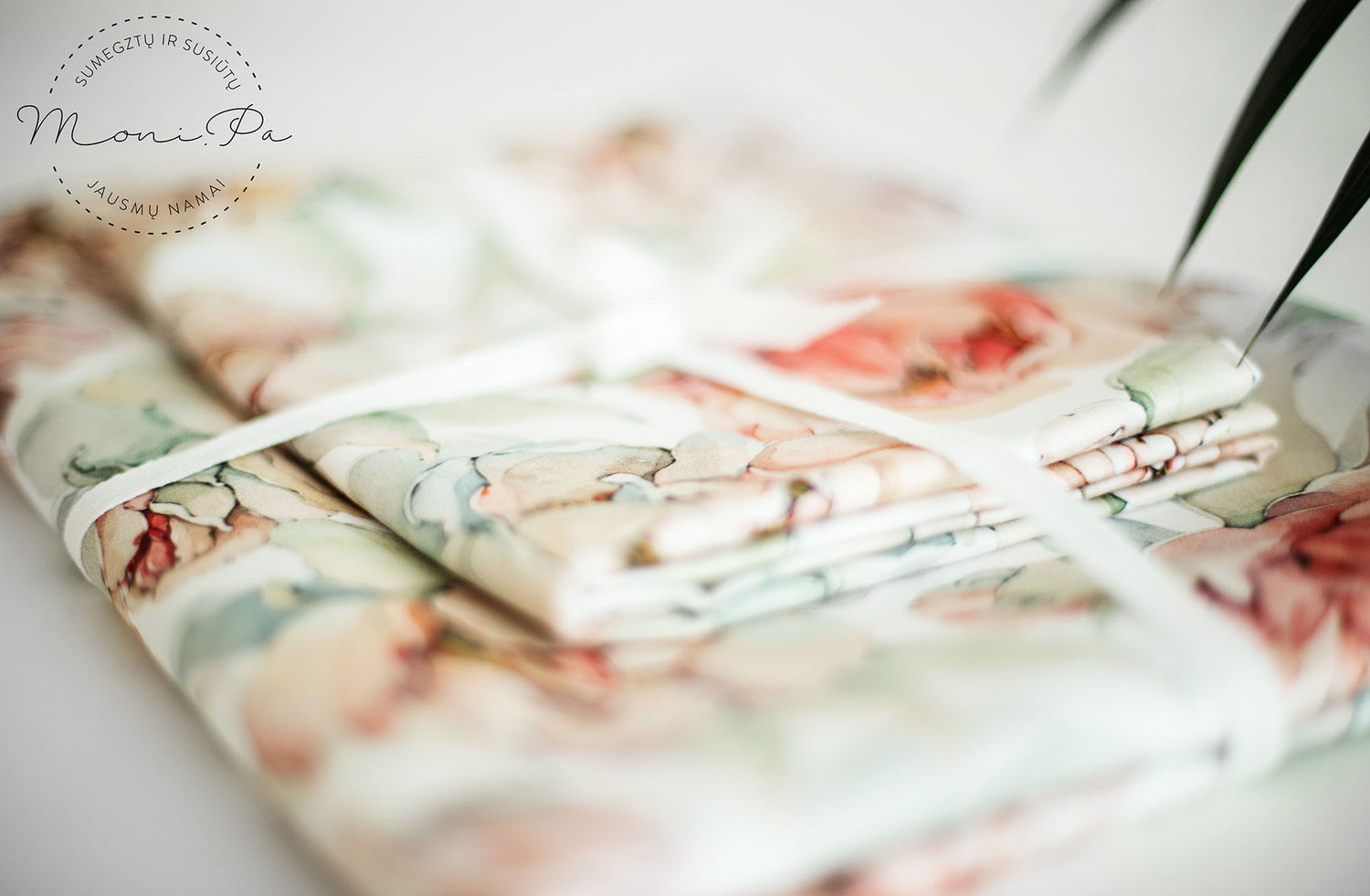 Satino patalynė "Gėlės"